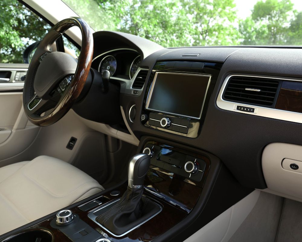 Khoang lái của xe Ford 7 chỗ