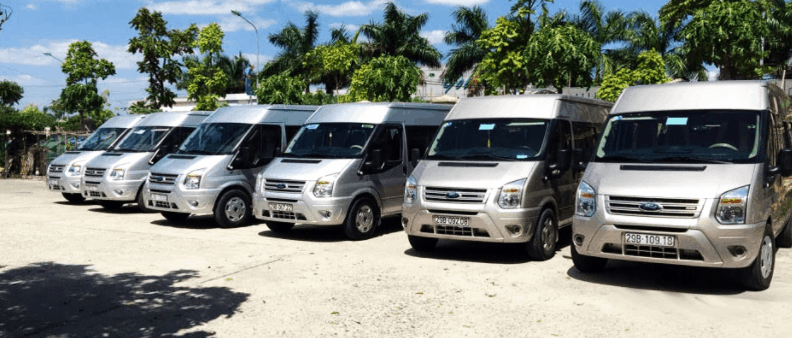 Thuê xe ô tô 16 chỗ có tài biết tiếng Anh