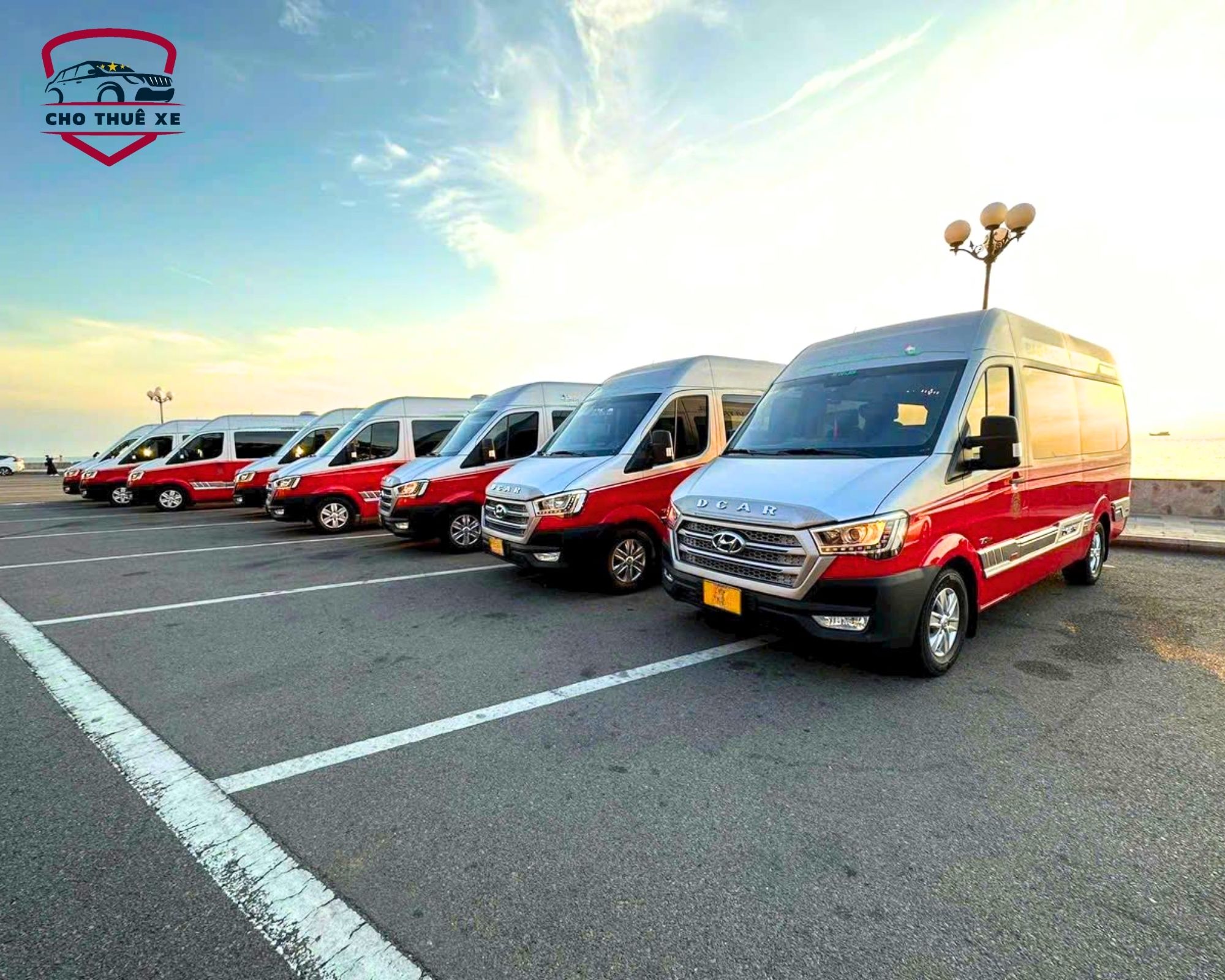 Dàn xe limousine sang trọng sẵn sàng phục vụ dịch vụ thuê xe limousine Hà Nội