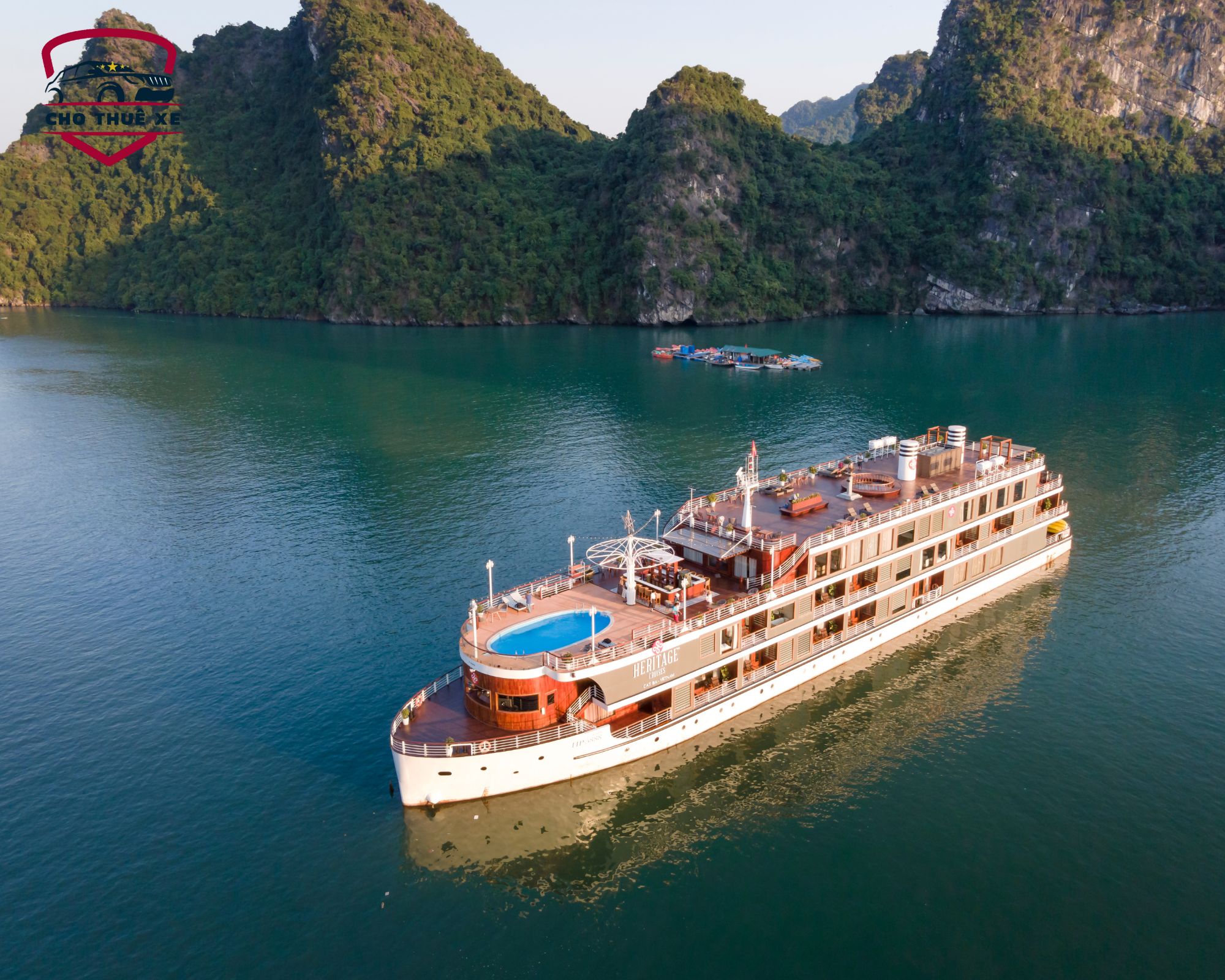 Du thuyền sang trọng Vịnh Hạ Long, hành trình thuê xe limousine Hà Nội