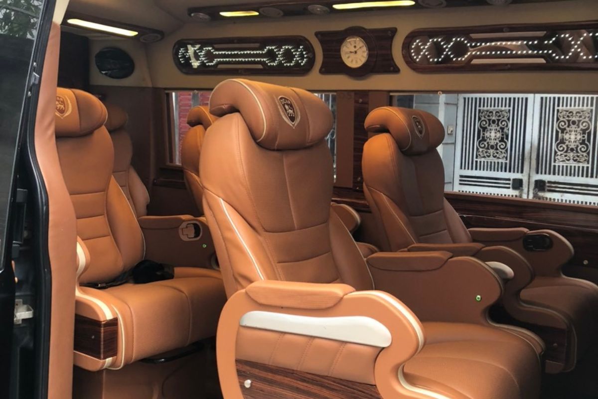 Ghế ngồi của xe limousine đều được bọc bằng da cao cấp, sang trọng