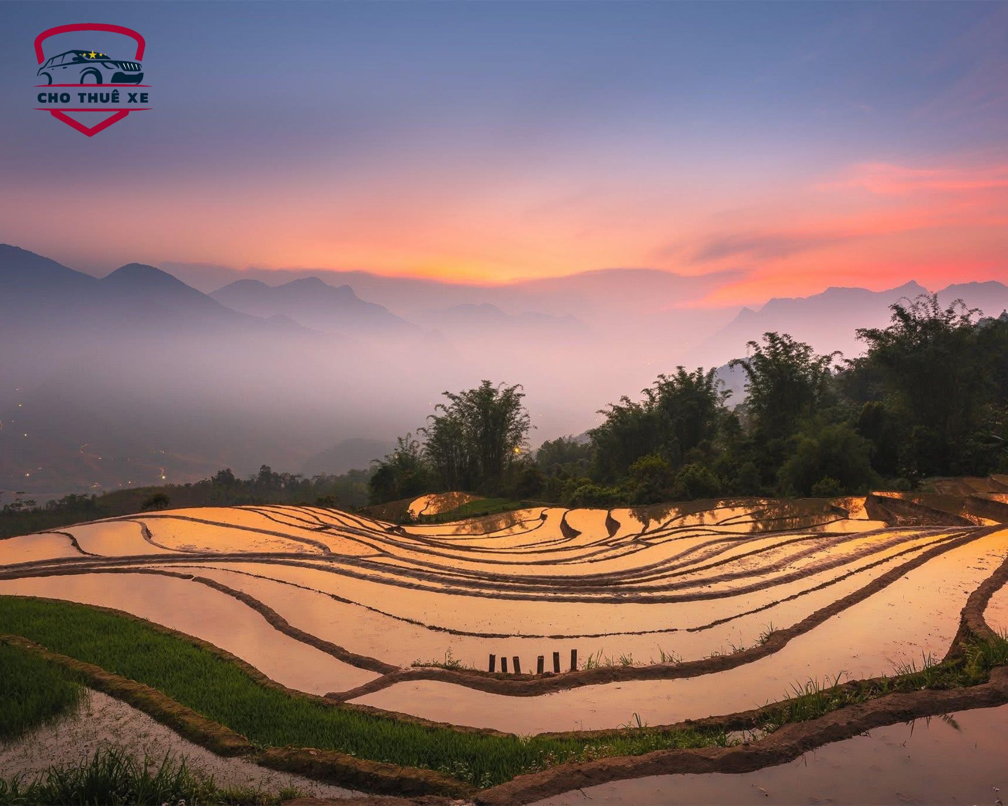 Ruộng bậc thang mùa nước đổ dưới ánh hoàng hôn tuyệt đẹp.