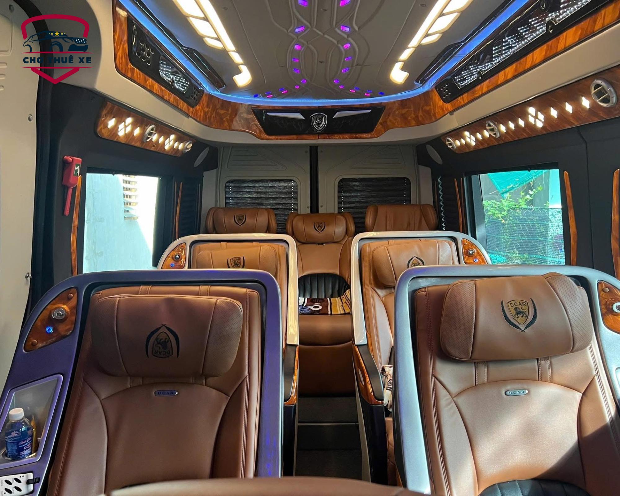 Trải nghiệm không gian nội thất đẳng cấp và tiện nghi tối ưu khi thuê xe limousine 9 chỗ đi Đà Lạt