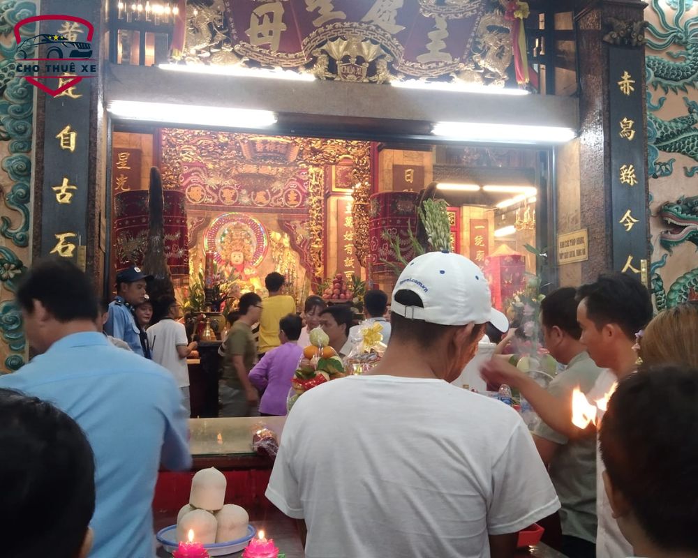 Viếng Miếu Bà Chúa Xứ