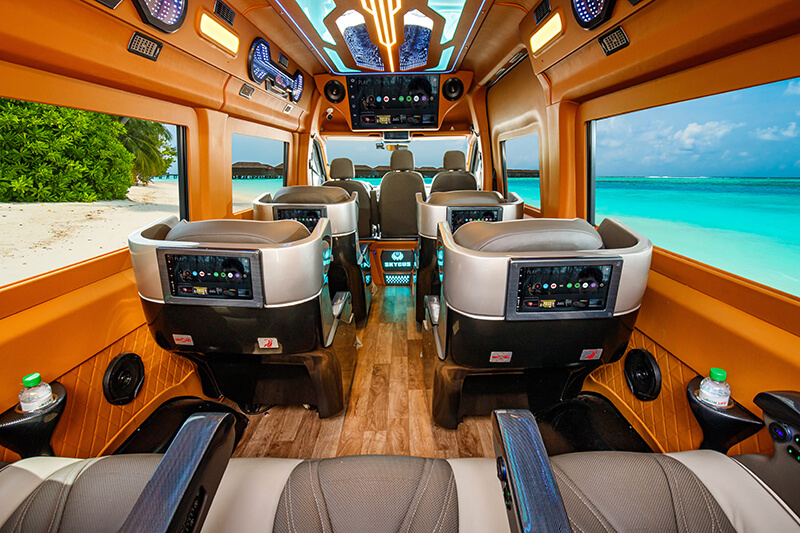 Thuê xe Limousine có tài biết tiếng Anh