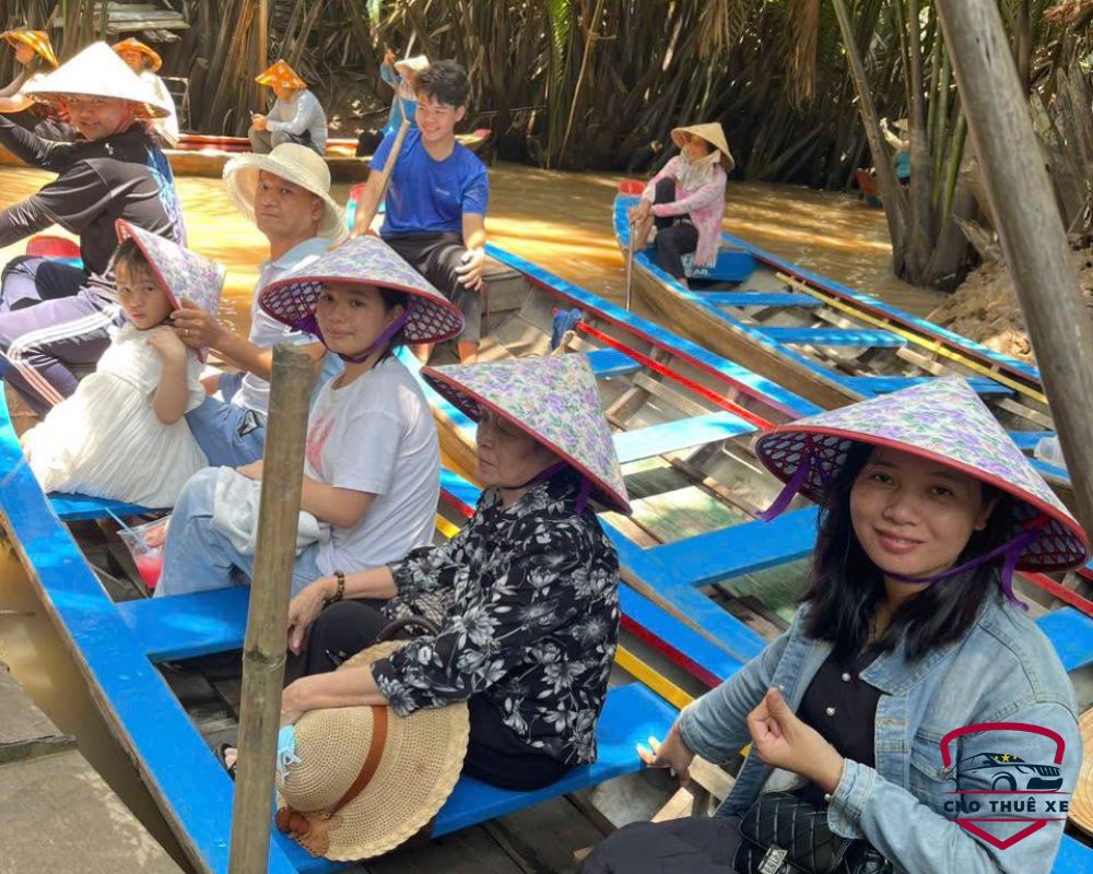 Đi xuồng chèo
