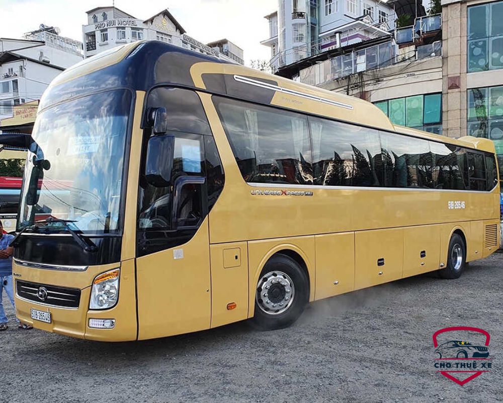 Xe Universe 45 Chỗ Nhập Khẩu