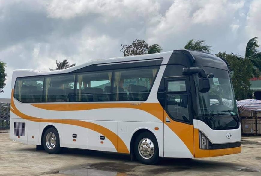 Xe Universe Haeco 29 chỗ