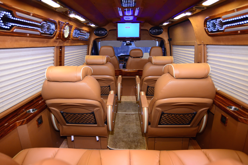 Cập nhật bảng giá thuê xe limousines Hà Nội 4 ngày