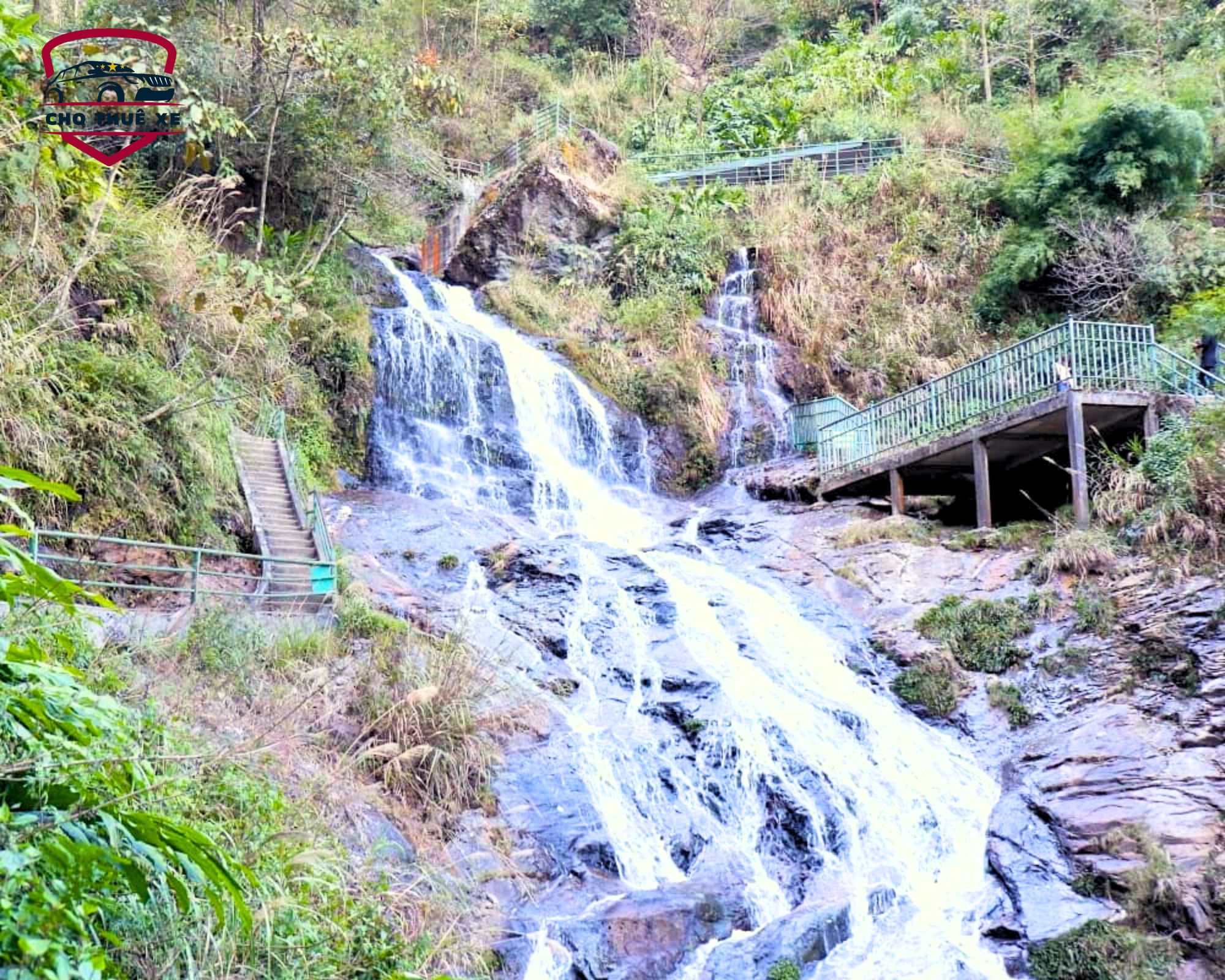 Đắm mình trong làn nước mát lạnh và không khí trong lành của Thác Bạc