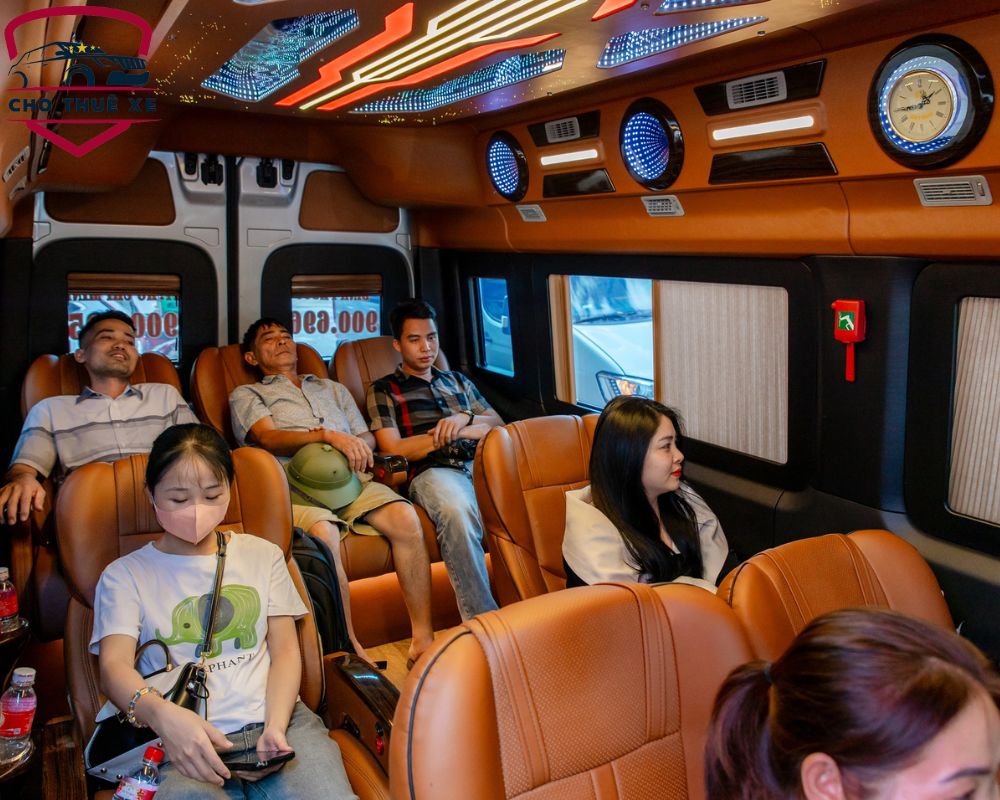 Du khách lựa chọn dịch vụ thuê xe limousine Hồ Chí Minh đi Đà Lạt