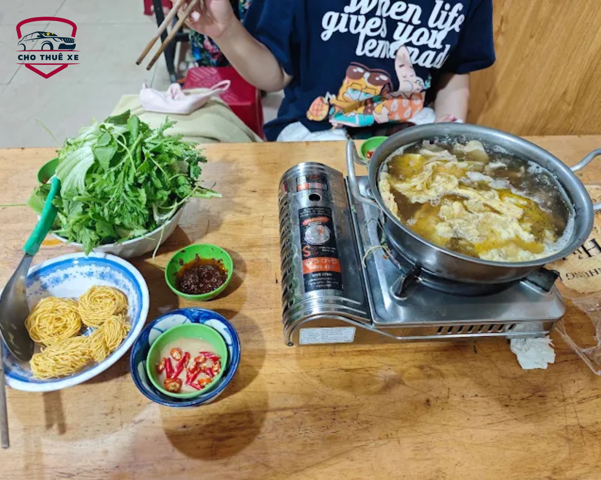 Lẩu bò quán Gỗ