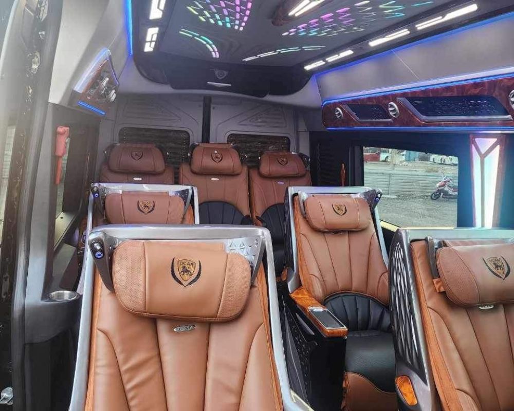 Khoang ghế xe limousine rộng rãi, thoải mái