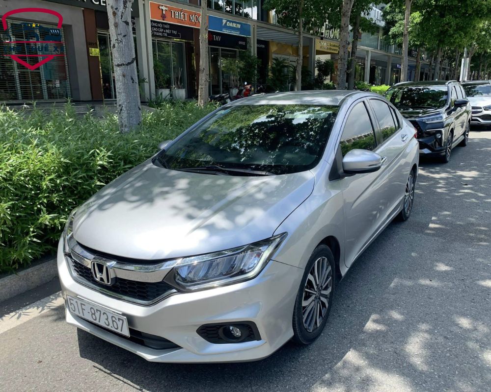 Xe Huyndai 4 chỗ