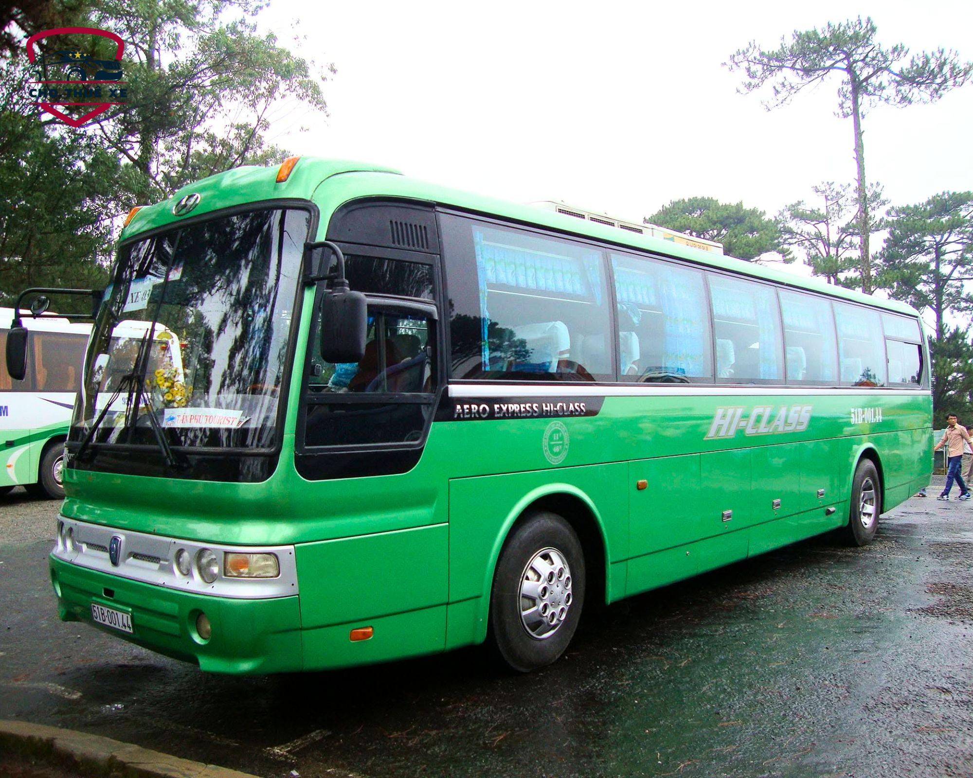 Xe trang bị đầy đủ trang thiết bị tiện nghi hiện đại