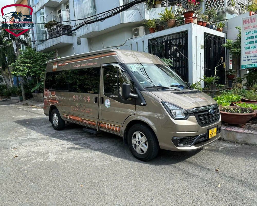 Xe 16 chỗ Ford Transit