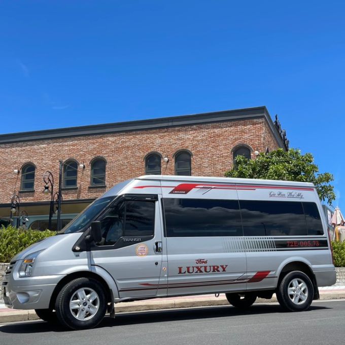 Xe Limousine sang trọng