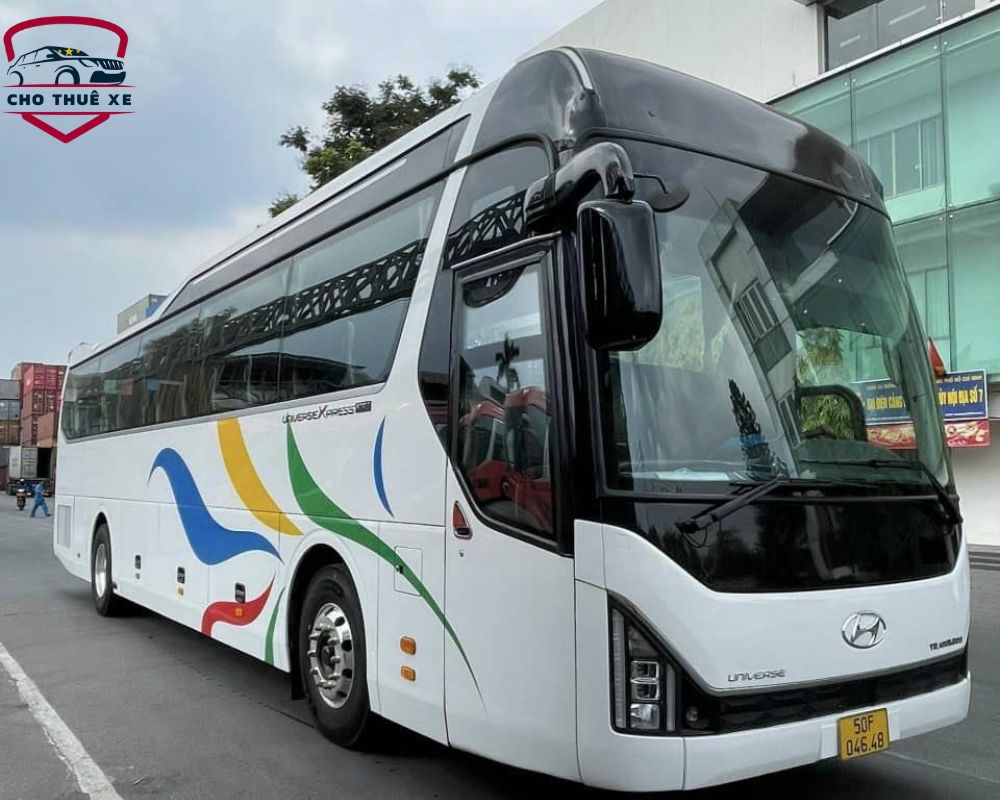 Xe 29 chỗ Universe