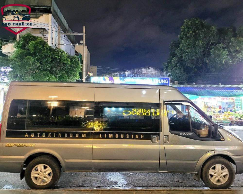 Xe limousine 9 chỗ