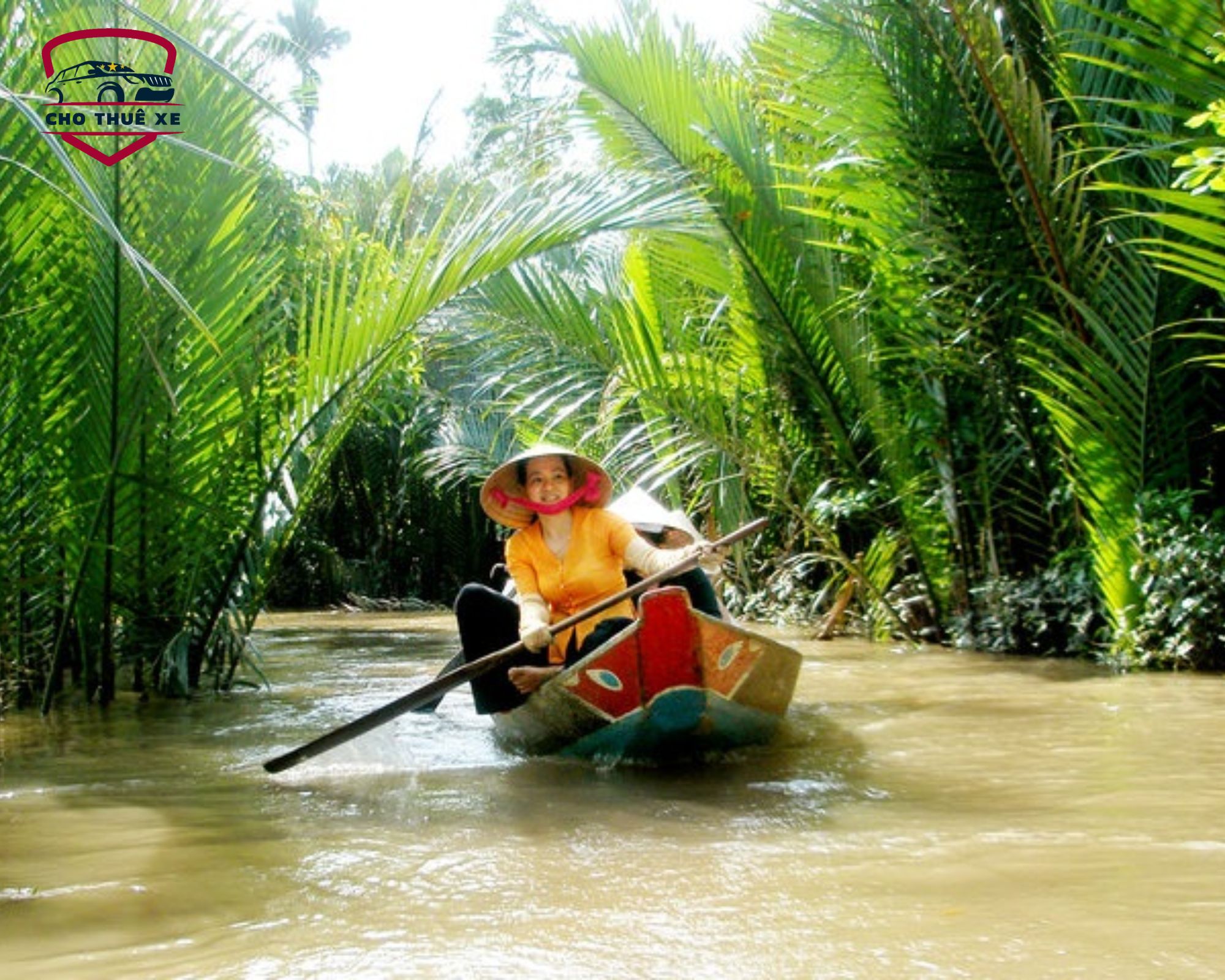 Chèo thuyền khám phá vẻ đẹp thanh bình của những con rạch nhỏ ở Mỹ Tho, len lỏi giữa rừng dừa nước