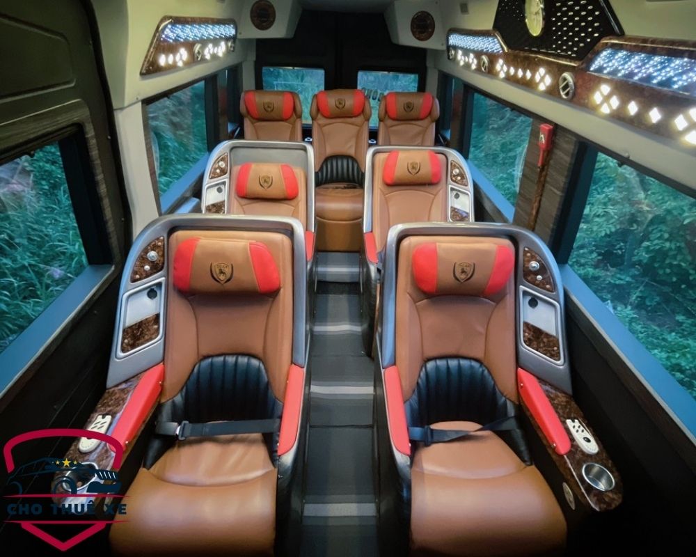 Ghế massagae, rộng rãi, thoải mái của xe limousine