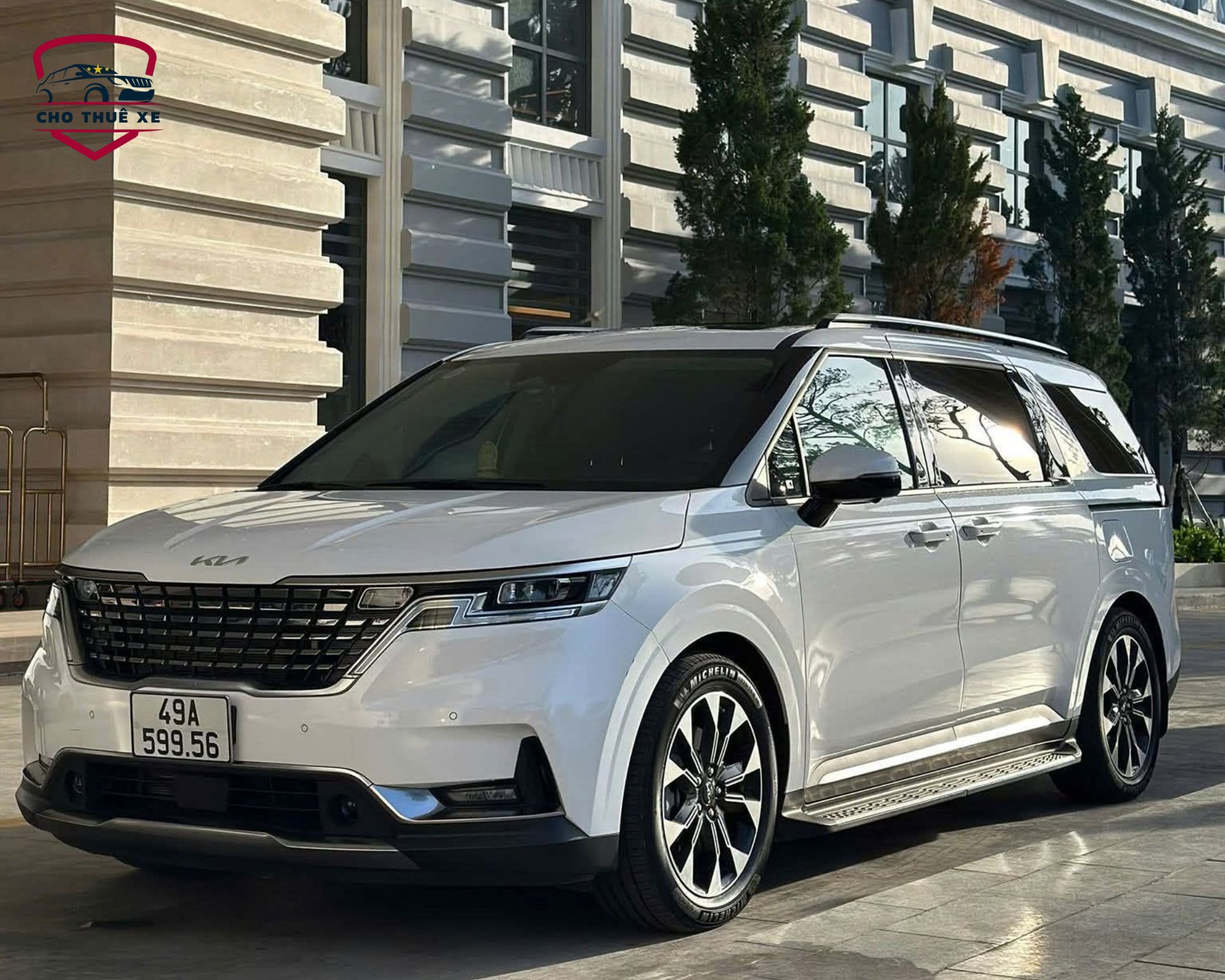 Dòng xe cao cấp Carnival phục vụ đoàn khách Vip chơi golf
