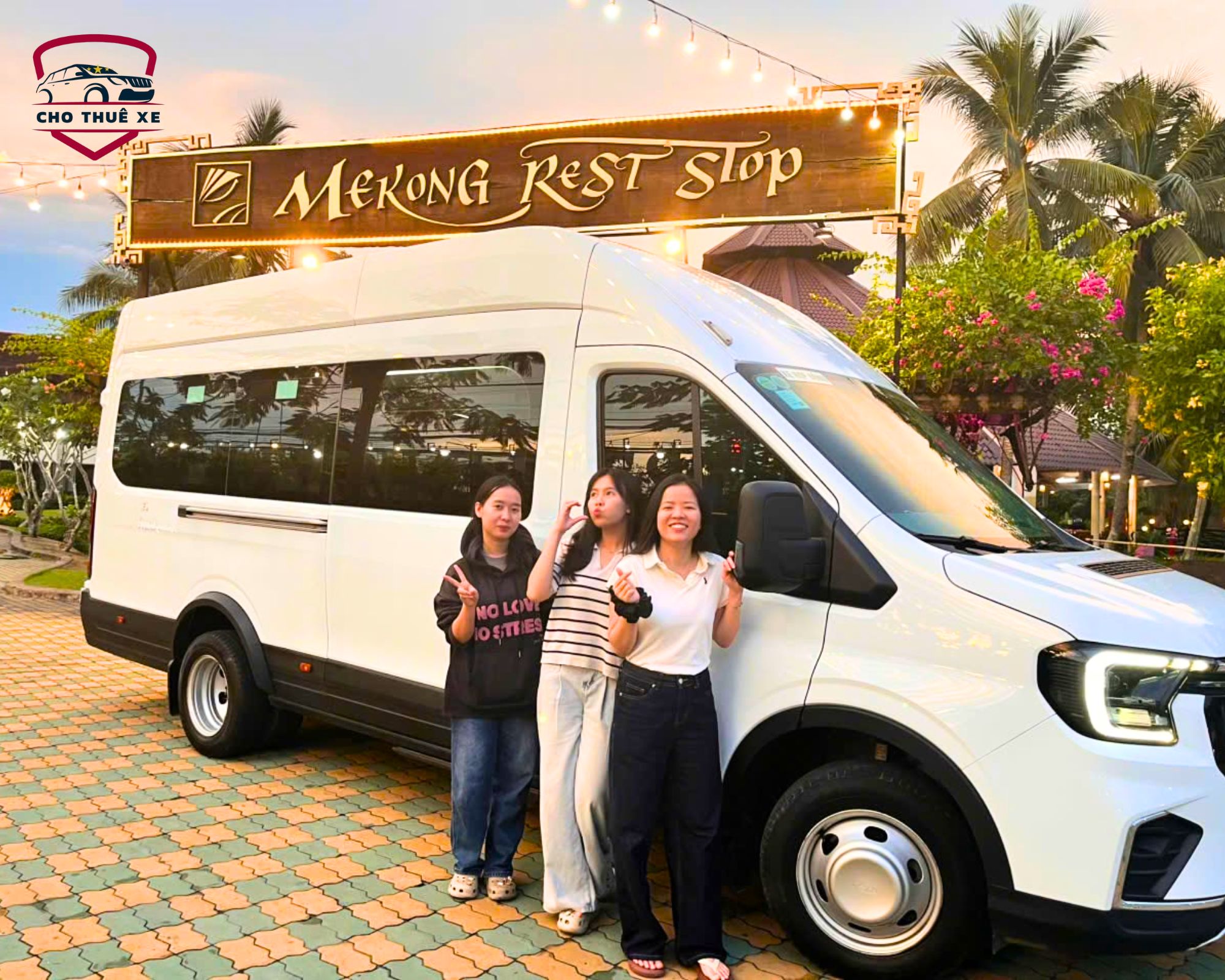 Trải nghiệm tour du lịch miền Tây hai ngày một đêm bằng xe ô tô 16 chỗ