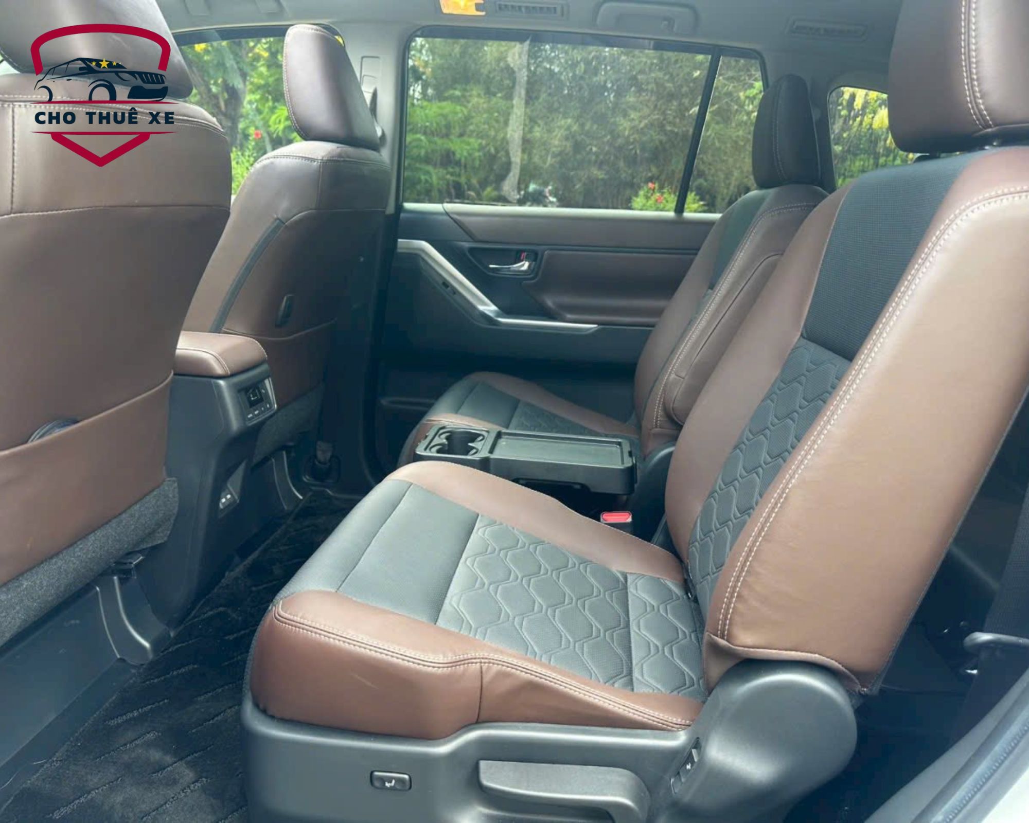 Nội thất màu nâu cà phê của xe Toyota Innova