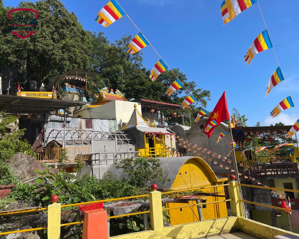 Chùa Bửu Quang Núi Chứa Chan