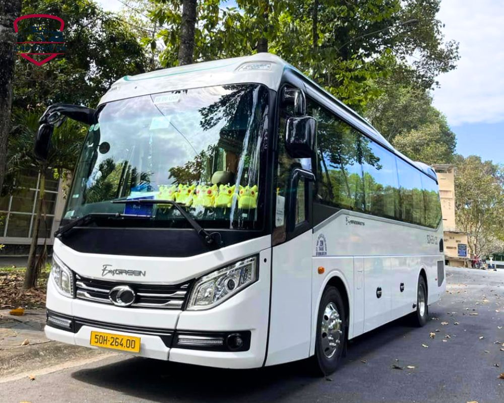Thuê xe 29 chỗ đi hành hương, rộng rãi đủ chỗ cho cả đoàn phật tử