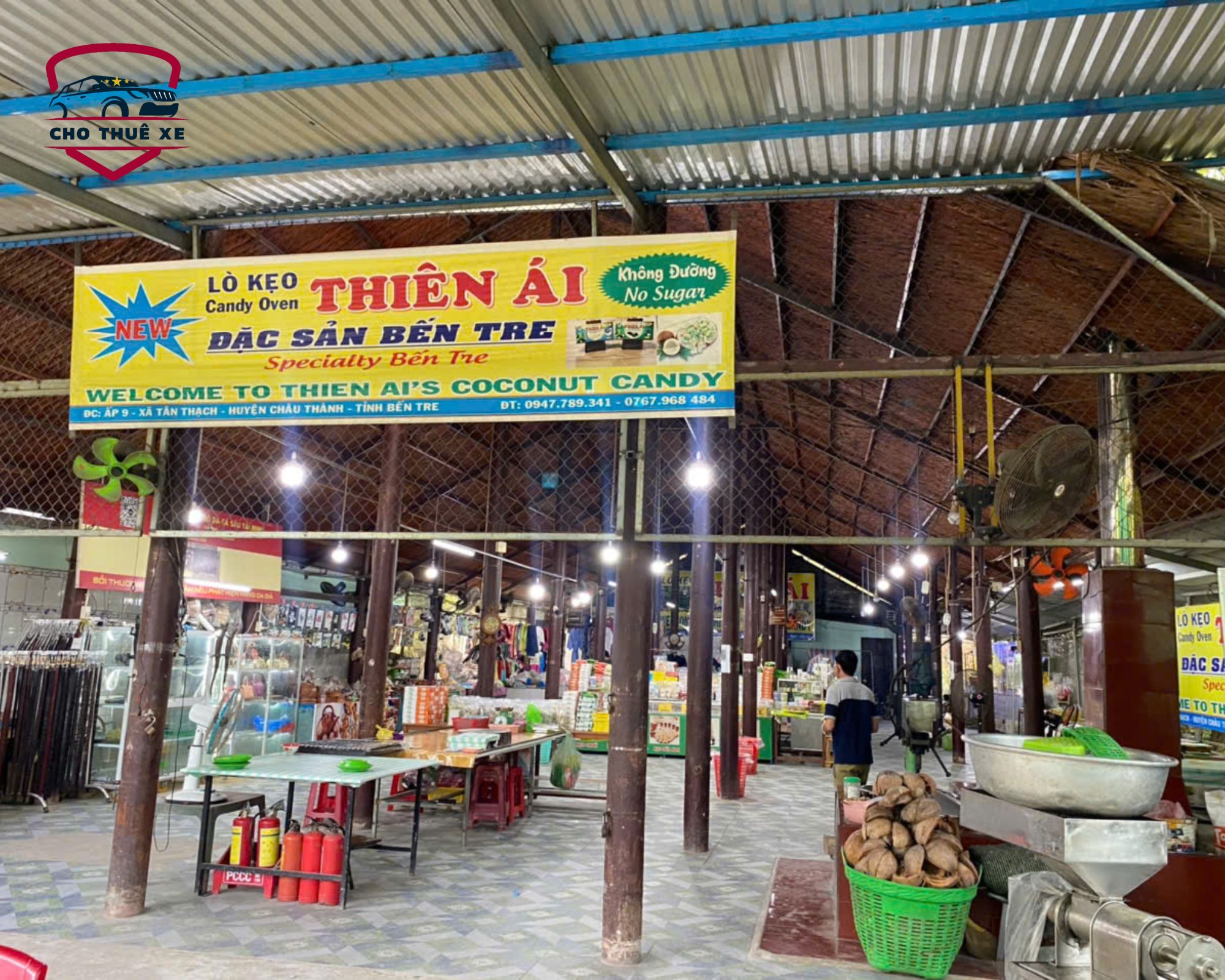 Bên trong một lò kẹo dừa ở Mỹ Tho, không gian sản xuất, bày bán kẹo dừa