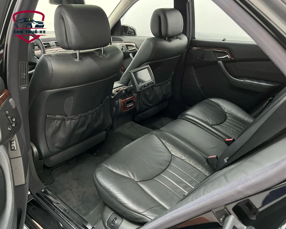 Hàng ghế sau của Mercedes S55 Amg