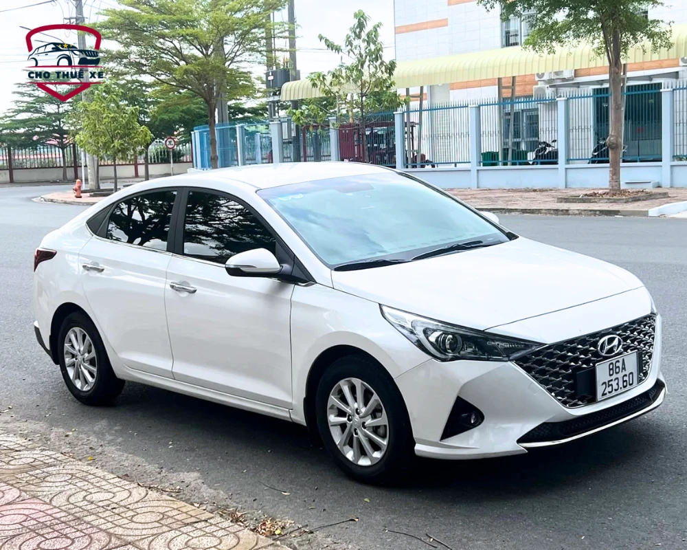 Xe 4 chỗ Hyundai nhỏ gọn, phù hợp đi Núi Bà