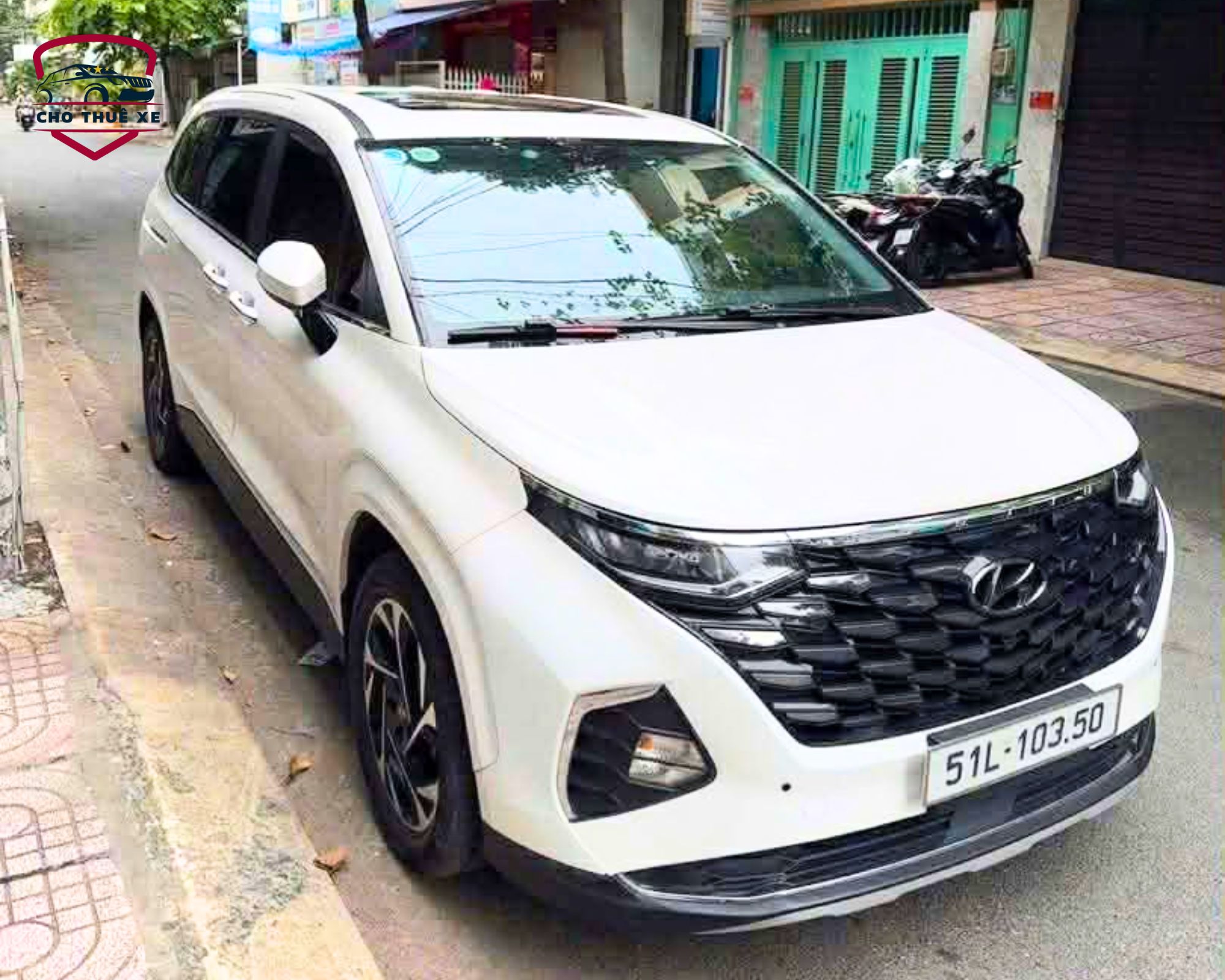 Dòng xe MPV Hyundai Custin là dòng xe được uw chuộng bởi không gian rộng rãi và giá thuê phải chăng