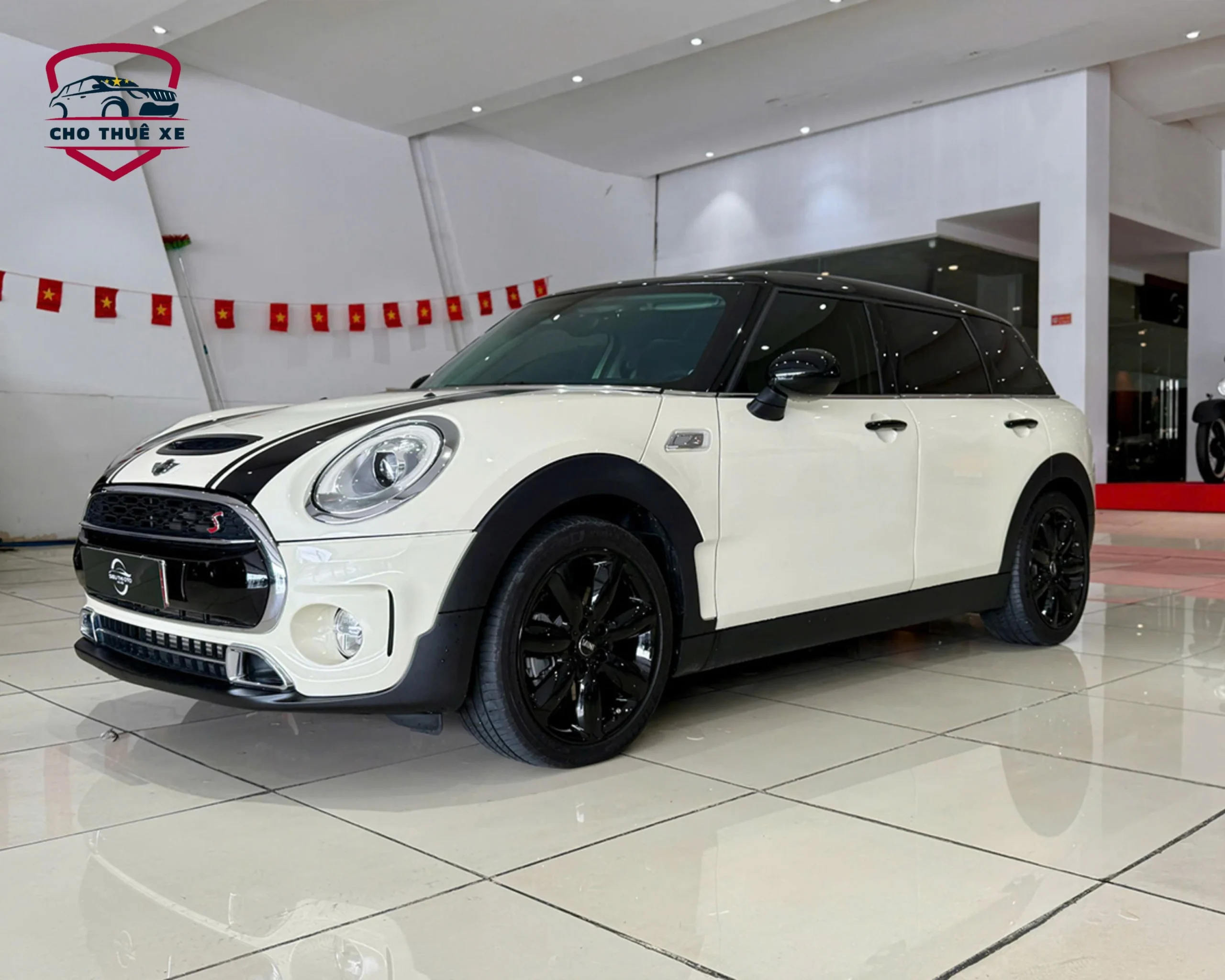 MINI Cooper S Clubman tận hưởng sức mạnh và niềm vui lái xe