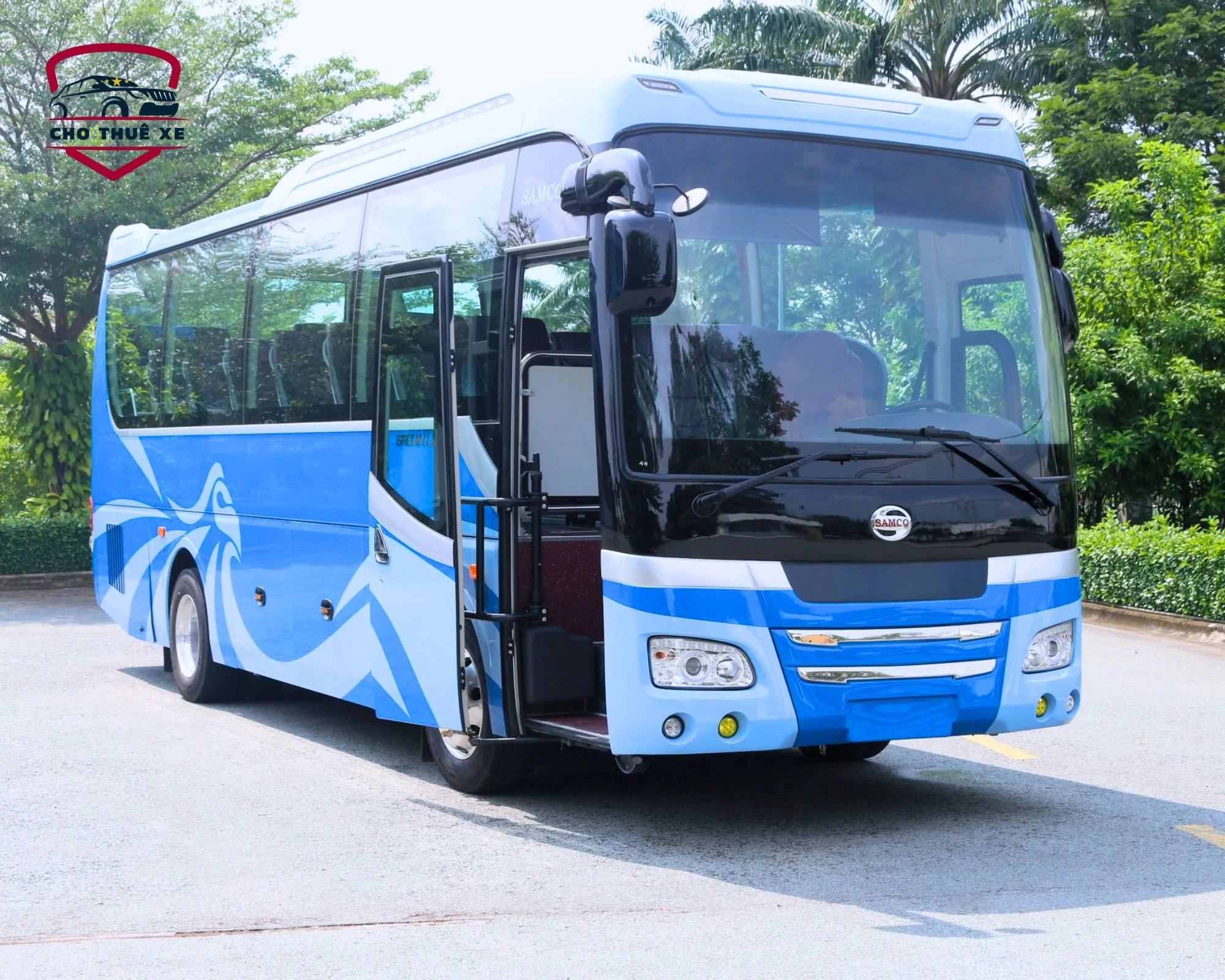 Samco Growin có hệ thống treo bầu hơi, động cơ Isuzu đặt phía sau