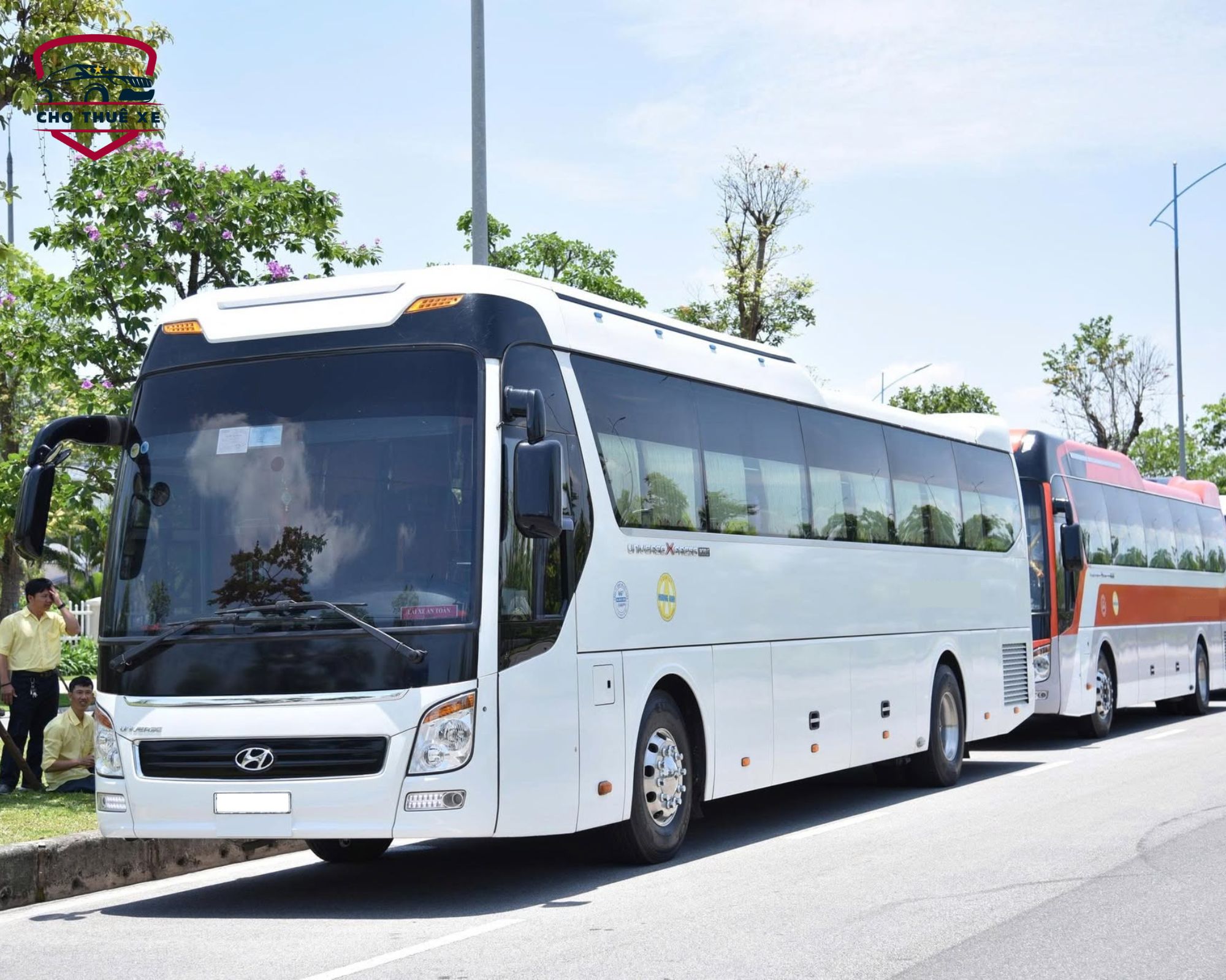 Dòng xe 45 chỗ phục vụ cơ quan đi khu công nghiệp Bình Dương