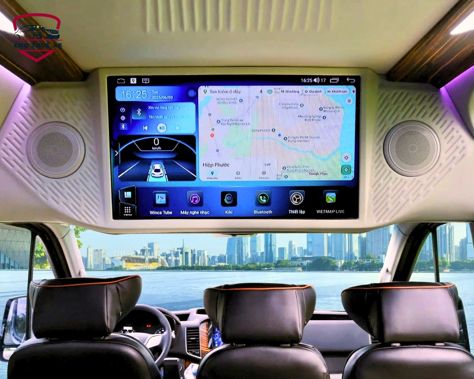 Màn hình lớn, âm thanh sống động – mọi tiện ích khi thuê xe limousine Hồ Chí Minh