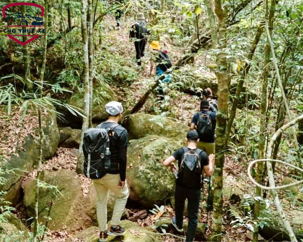 Một đoạn đường di chuyển trước khi đến được điểm cuối cùng tại cung đường trekking này