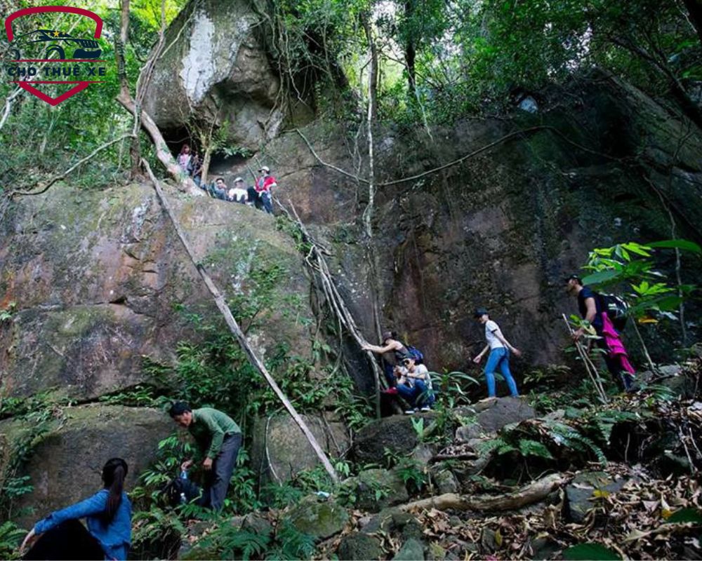 Hành trình phiêu lưu đầy thử thách tại cung trekking hang Dơi - đỉnh Tiên Sơn