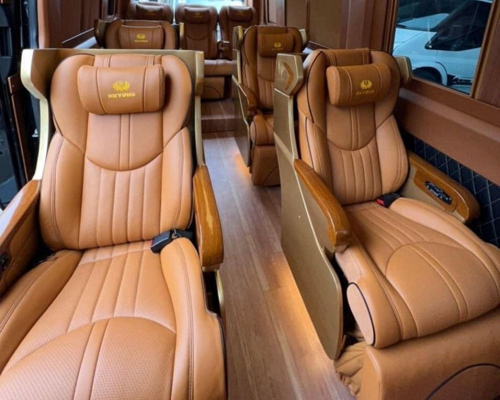 Ghế xe 12 limousine rộng rãi