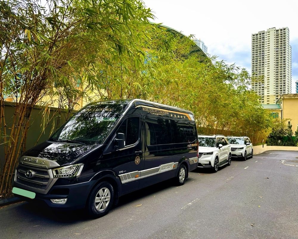 Thuê Xe Limousine 12 Chỗ Phú Quốc