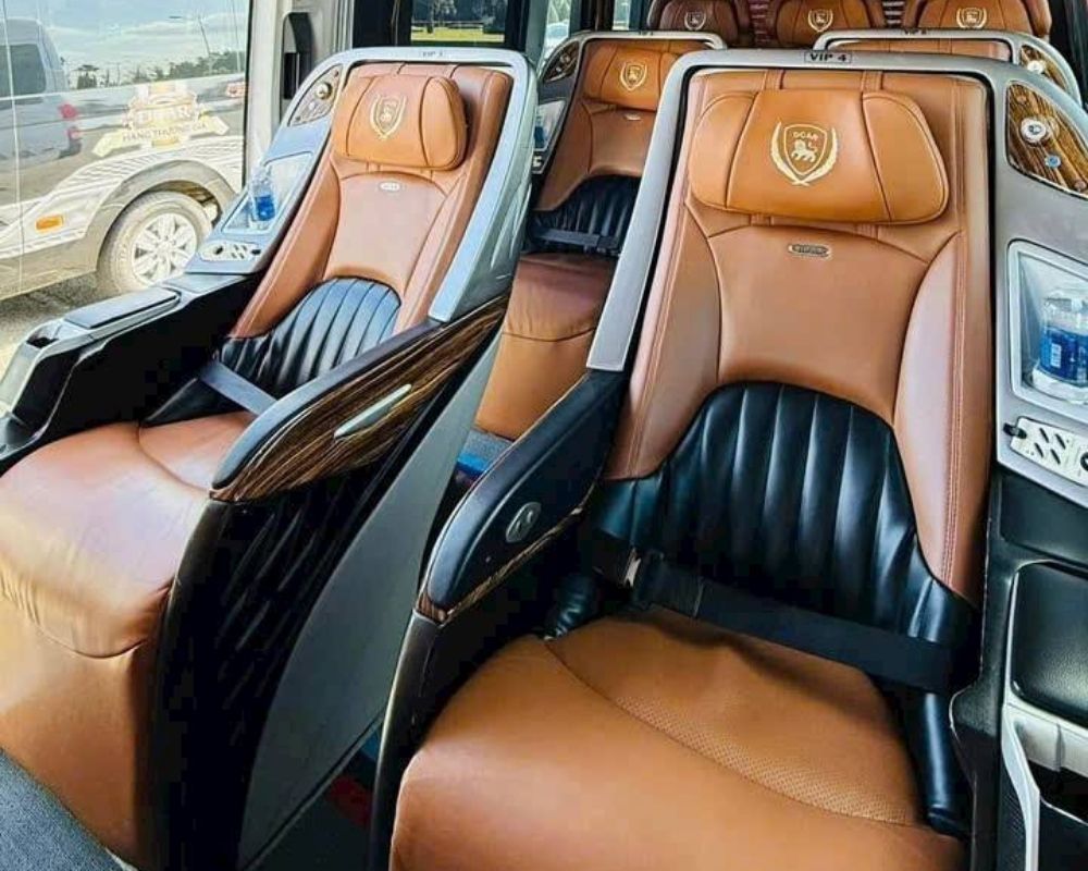 Thuê xe limousine 9 chỗ Phú Quốc