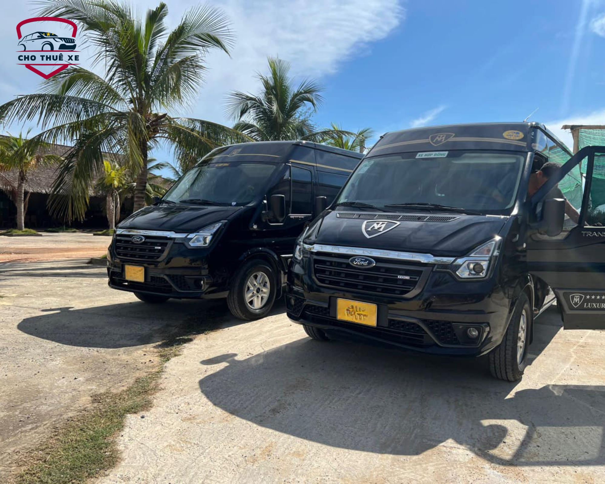 Dịch vụ cho thuê xe limousine 9 chỗ đi Mũi Né chuyên nghiệp