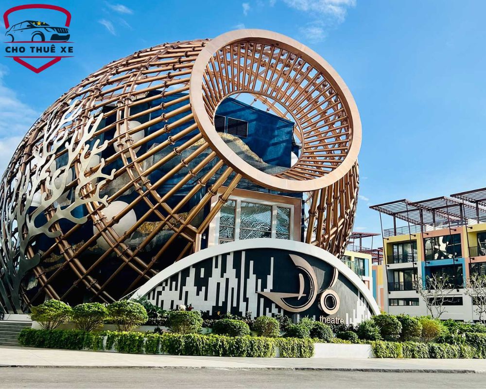 Nhà Hát Đó là địa điểm tham quan Nha Trang thú vị, đây là biểu tượng của văn hóa và nghệ thuật hiện đại