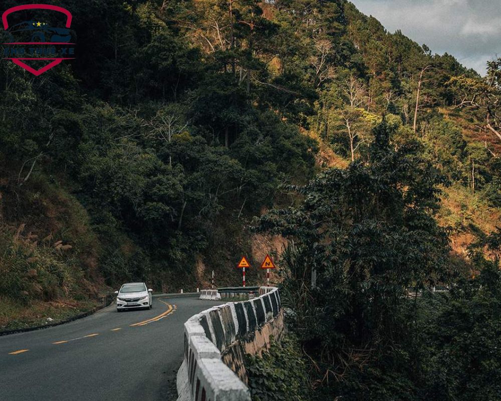 Cung đường Đèo Ngoạn Mục