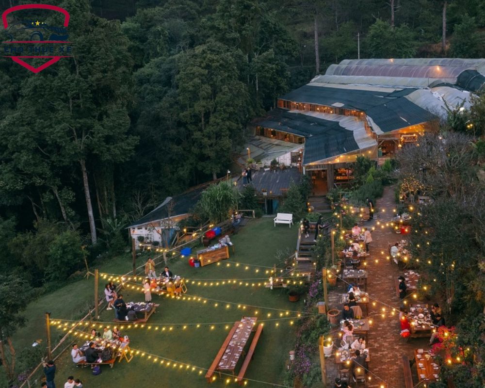 Khung cảnh từ trên cáo nhìn xuống của Túi Mơ To Garden Restaurant