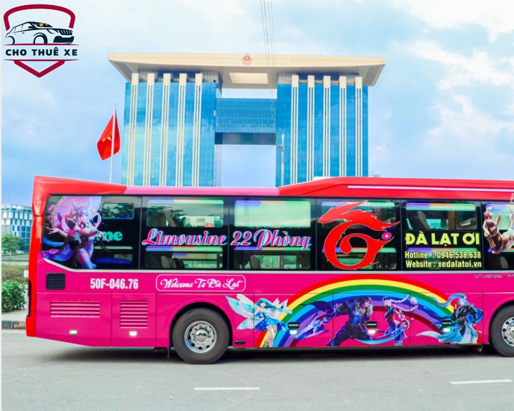 Nhà xe Đà Lạt Ơi bắt mắt với tông hồng tươi sáng