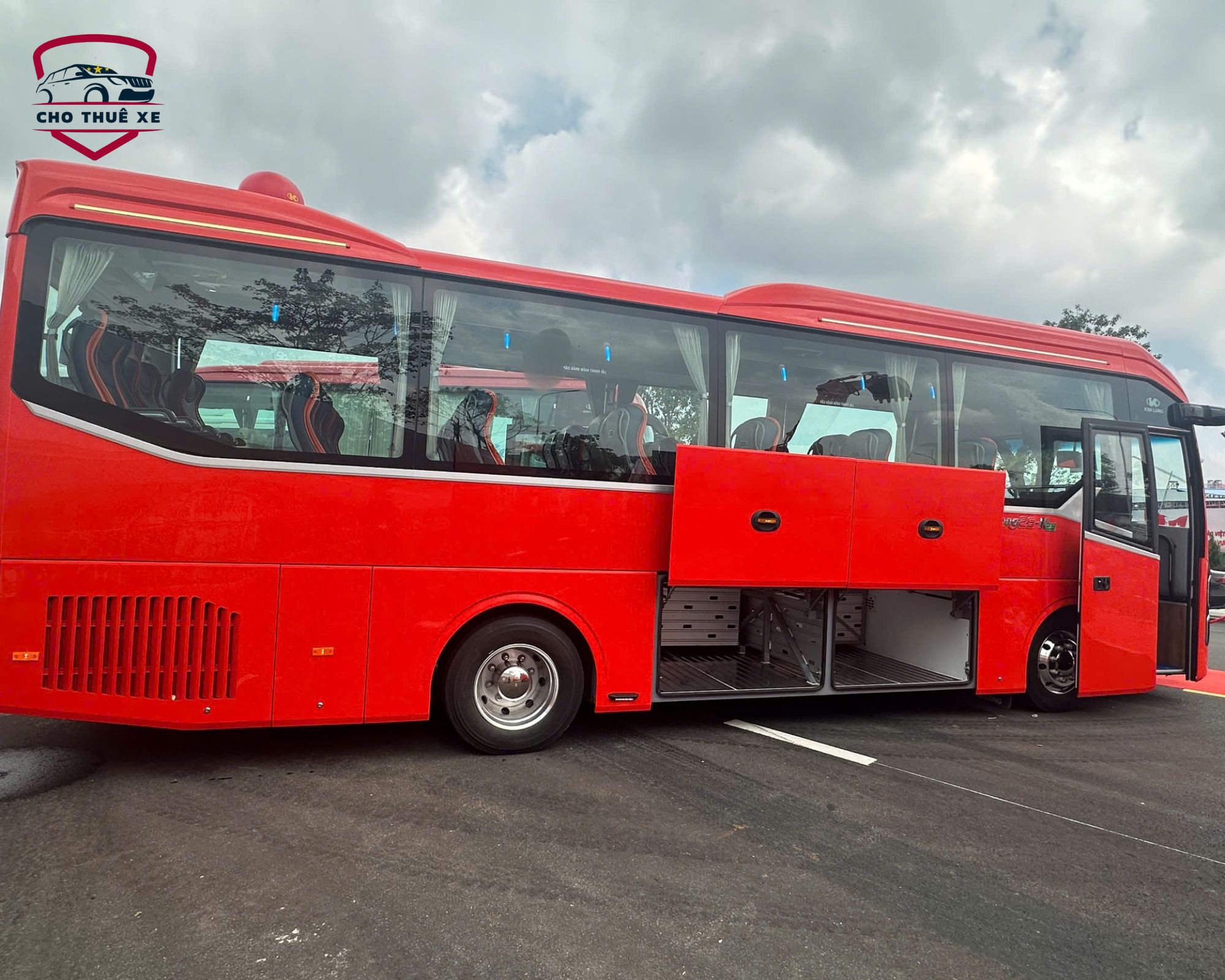 Dịch vụ thuê xe Đà Lạt đi Nha Trang 45 chỗ đời mới, khoang rộng rãi, thoải mái cho mọi hành trình