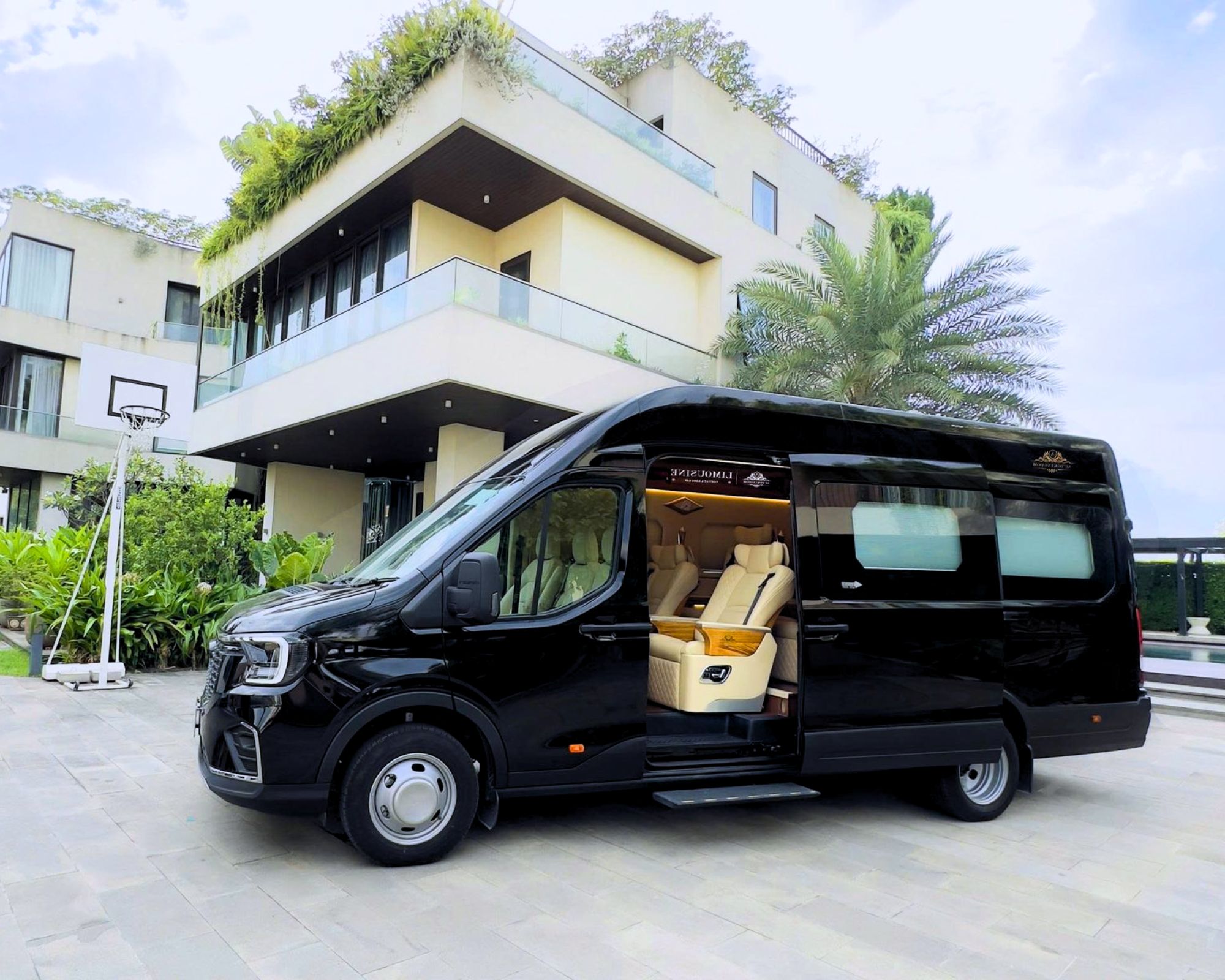 Thuê Xe Limousine Đi Châu Đốc Từ TP.HCM – Xe VIP, Giá Tốt